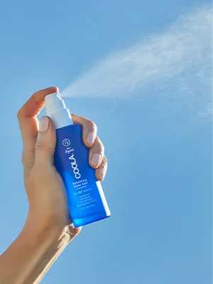 COOLA Organic Refreshing Water Mist Face Moisturizer with SPF 18, Dermatologist Tested Face Sunscreen with Plant-Derived BlueScreen Digital De-Stress Technology 1.7 Fl Oz (Pack of 1) - full spectrum 360 refreshing water mist