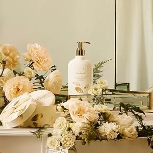 Thymes Perfumed Body Wash Gold Pump - 9.25 Fl Oz - Goldleaf - Thymes