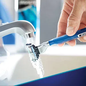 Gillette Mach3 Start razor for men with AquaGrip handle for a secure hold even when wet blue 1 piece (1 pack) - Einfaches Reinigen