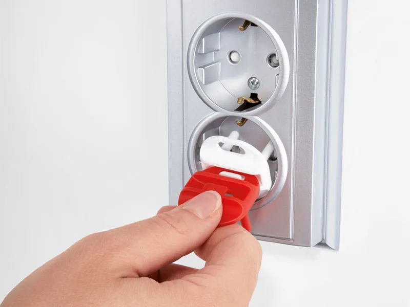reer socket cap with key 6+1 pieces white the original from the inventor of the socket protection white 7 pieces (1 pack) - kinderleichte Installation