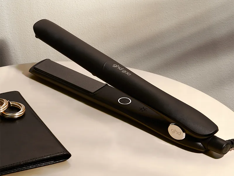 GHD GOLD - professional hair smoothing for smoothing curling and creating waves optimal stylish temperature 185 C two -zone technology black new packaging - Gold new