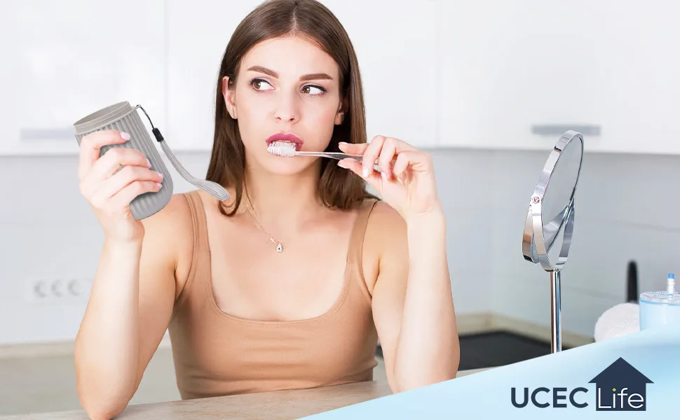 UCEC Toothbrush Case Toothbrush Travel Case 2 Pack Travel Toothbrush Case for Camping Travel Hiking Home (Gray + White) - Reise Zahnputzset