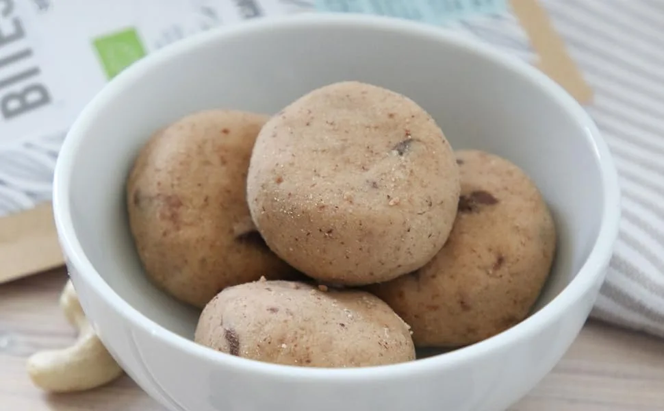 Cookie Dough Nomnoms |Creamy nutmus protein-bites-organic vegan with organic erythritan-protein bar alternative cookie-dough bigpack (15 bits) - header