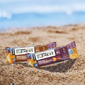 Organic Superfood Snack Bars - Buckwheat Basic Fiber Bars - 20 Individual Bars - Gluten Free Granola Bars (Broccoli Quince) - 2 Müsliriegel an einem Strand