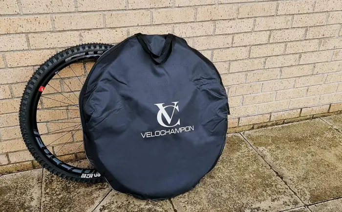 VeloChampion wheel bag for easy bike transport - lightweight and stowable 29" wheel bag (1 pack) - product information 5
