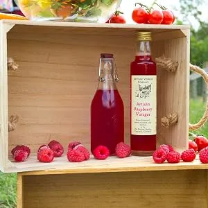 Artisan Vinegar - Gift Box - Berry (Blackberry Vinegar Strawberry Vinegar & Raspberry Vinegar) Berry Selection 250 ml (Pack of 3) - Raspberry
