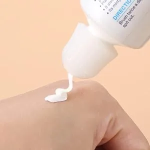 UDQYQ Toothpaste Dispenser for Kids & Adults - Toothpaste Pump Dispenser Topper Funny, Self Closing Toothpaste Cap for Kids, No Waste Cap No Mess Toothpaste Dispenser, Toothpaste Saver. (4) - use3-3