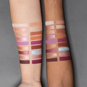 Catrice Disney Classics Miss Bunny Multi-Effect Eyeshadow Palette No. 030 Flirtatious multi-coloured 18 colours long-lasting (18.9g) - Catrice Disney Classics Miss Bunny Multi-Effect Eyeshadow Palette 030 Flirtatious