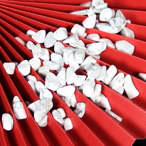Orienttrea 500 grams howlite drum stones mini howlite gemstones charging stones granulate/mini chips howlite healing stones packed in a gift box (Howlite) - Howlith-Chips