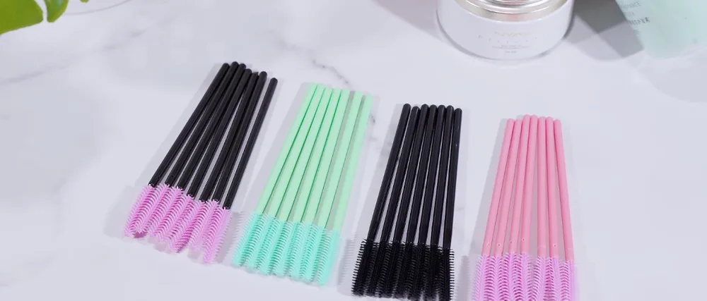 G2plus 100 pc silicone eyelash brush - disposable mascara magic bars - mint green mascara eyes make up tools 100 pieces (1 Pack) mint green - Silikon Wimpernbürste