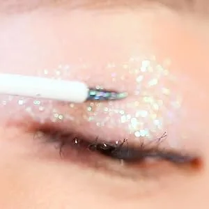 I’M MEME I’M Glitter Beam | Glitter Liquid Eyeshadow | 001 Bad Illusion | K-Beauty | Vegan - product information 5