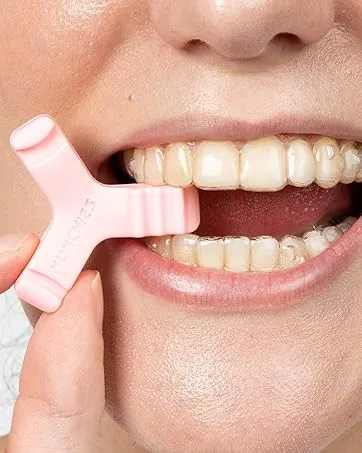 Invisalign Aligner Case the big wave - Invisalign chewies