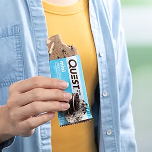 Quest Nutrition Mini Chocolate Chip Cookie Dough Protein Bars, High Protein, Low Carb, Keto Friendly, 14 Count - Cookies and Cream