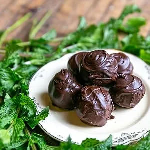 Date Lady Organic Date Paste (2.2 lbs) | 1 Ingredient: 100% Organic Dates | Vegan, Paleo, non-GMO, Gluten-Free & Kosher | No Added Sugar | Substitute for Sugar in Baking - Chocolate Truffles Recipe