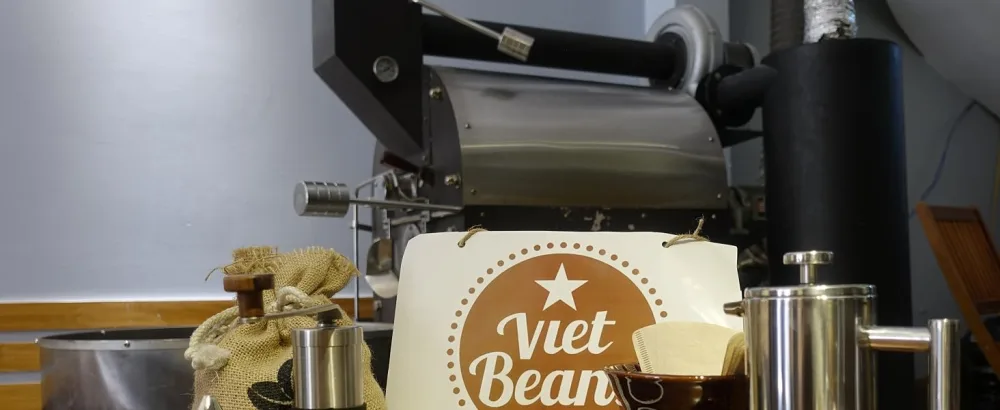Vietbeans traditional - nice coffee gift in solid packaging - ground roasted coffee - 250g coffee and coffee filter - Gift idea for coffee lovers GIFFSET ground 550 g (1 Pack) - Traditionelle Trommelröstung