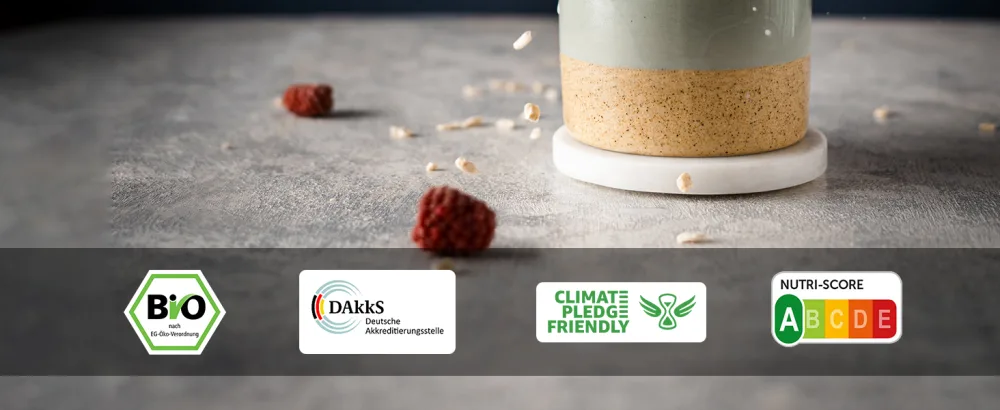 Biojoy ORGANIC cedar flakes from Siberian cedar kernels (1 kg) raw without additives (Pinus sibirica) Cedar flakes 1 kg (1 pack) - bio sibirische zedernkerne pienienkerne roh mandelmus zedernnüsse zedern flocken nüsse pannetone