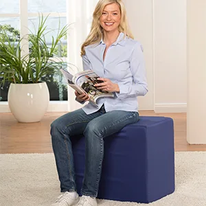 Maxvitalis orthopedic intervertebral disc cubes step bearing cubes for orthopedic level storage step bed with reference tape control cubes foam 40 x 50 x 60 cm black leather optics - Bandscheibenwürfel Bandscheibe Entlastung Frau Model sitzen