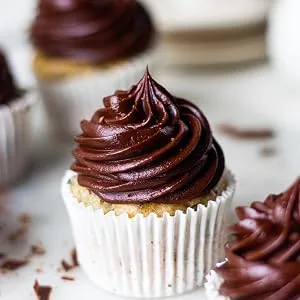 Pillsbury Sugar-Free Frosting Bundle, Chocolate and Vanilla (Pack of 2) with By The Cup Frosting Spreader - lifestyle 1