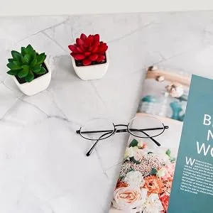 KoKoBin Reading Glasses Half Moon Half Frame Metal Frame Spring Hinges Slim Men and Women Reading Aid Black 1.5 Diopters - Lesebrille 2.0, Herren-Business-Lesebrille, Halbrunde Lesebrille, Lesebrille mit halbem Gestell,