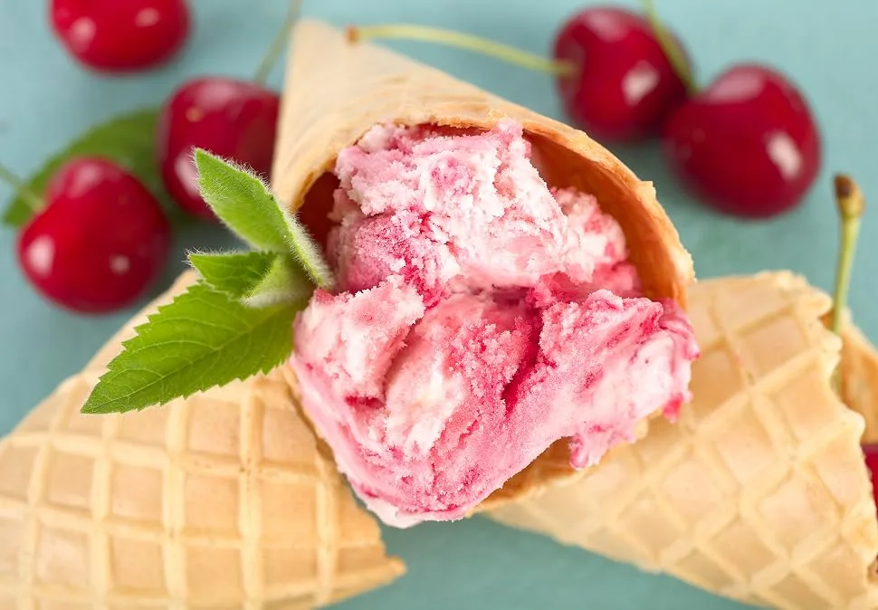 Kirsch-Eispassen for fruity aromatic ice cream also to refine delicious ice cream desserts drinks chocolates cakes and much more content 250 g - Eis Paste