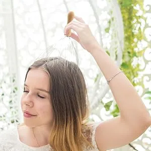 USAGA 28 Fingers Head Massager Head Scratcher Scalp Massager for Head Body Relaxing Wood Handle (1 Pack) - how to use