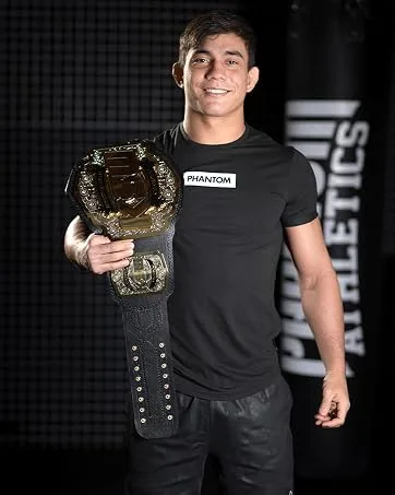 Phantom Athletics Training Mask - Endurance Training for More Performance in Sports Silver M - Phantom Athletics Daniel Torres KSW Fighter Champion Fighting MMA Mixed Martial Arts