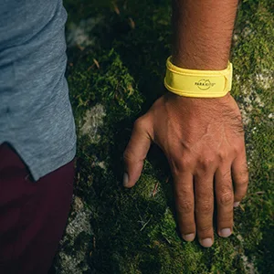 PARA'KITO Mosquito Repellent Pack - 2 Wristbands | 2 Refills (Yellow + White) Yellow/White - Para