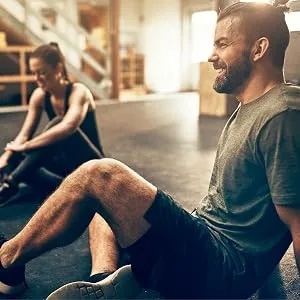 BCAA Amino Acids | 2000mg | 400 BCAA Capsules | Non-GMO, Gluten Free Branch Chain Amino Acids Supplements | by Carlyle - Couple resting in gym