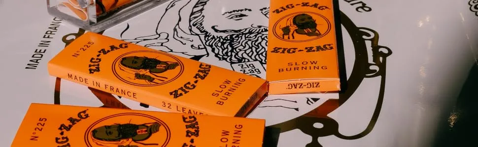 Zig-Zag Rolling Papers - 1 14 French Orange Rolling Papers - Natural Gum Arabic - 78 MM - 24 Booklets with 32 Papers per Booklet - rolling papers