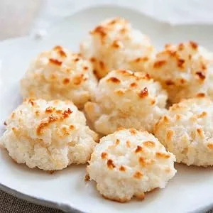 Yupik Coconut ShreddedSweetened 35.2 Ounce - macaroons