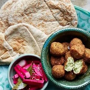 Ziyad Premium Arabic Pickled Turnips 100 Authentic Middle Eastern Recipe Non Perishable Vegan Vegetarian 21 oz 1.31 Pound (Pack of 1) - falafel turnip