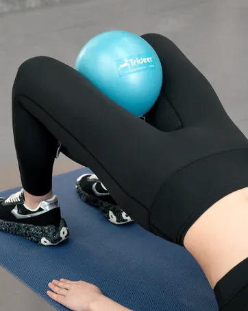 Trideer 9 Inch Pilates Ball Between Knees for Physical Therapy Mini Exercise Ball - Yoga Ball Small Workout Balls for Core Strength and Back Support Green - Pilates Ball