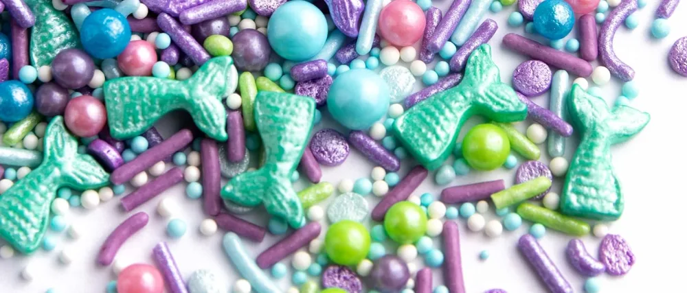 Sweets Indeed - Edible Glitter - Green - Edible Glitter For Drinks, Food & Cake Decorating - Glitter Cake Topper for Desserts - Sprinklefetti - 4 grams - Mermaid Sprinkles