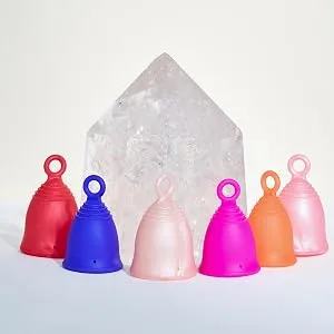 Silicone Ring Menstrual Cup | Pull Stem Loop for Easy Removal | Reusable for up to 10 Years of Leak-Proof Comfortable Period Protection | Large Medium Firm Peachcup - How to find the right Size and Firmness among the 9 Peachlife Menstrual Cup Variations? Folding