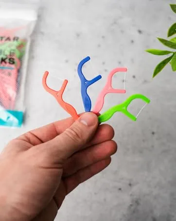 450 Individually Wrapped Floss Picks - Multi-Color Travel Floss Picks - Easy Grip Disposable Floss Picks - Dental Flossers for Teeth - Gently Removes Plaque & Food Particles Between Teeth - avistar floss picks individually wrapped