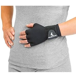 MUELLER Sports Medicine Reversible Compression Glove for Men and Women S/M Black - mueller