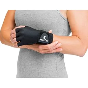 MUELLER Sports Medicine Reversible Compression Glove for Men and Women S/M Black - mueller