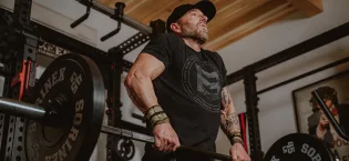 MTN OPS Magnum 100% Whey Isolate Protein Powder - 32 Servings Peanut Butter Chocolate - train inside