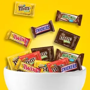 SNICKERS, M&M'S Milk Chocolate, M&M'S Peanut, TWIX & MILKY WAY Candy Variety Mix, 45.45 Ounces, 90 Pieces - candy dish