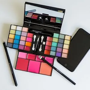 SHANY 'Fix Me Up' Makeup Kit - Eye Shadows, Lip Colors, Blushes, and Applicators - product information 4