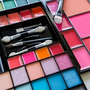 SHANY 'Fix Me Up' Makeup Kit - Eye Shadows, Lip Colors, Blushes, and Applicators - product information 5