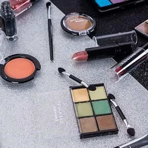 SHANY Carry All Trunk Makeup Set (Eye shadow palette/Blushes/Powder/Nail Polish and more) Holiday Set#1 - product information 6