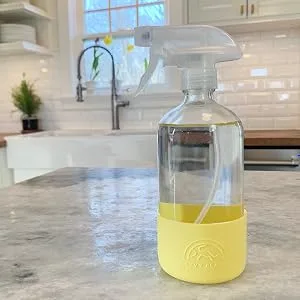 SAVVY PLANET Empty Clear Glass Spray Bottles with Silicone Sleeve Protection - Refillable 16 oz Containers for Cleaning Solutions, Essential Oils, Misting Plants - Quality Sprayer - 2 Pack White & Gray - Yellow Spray