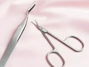 JAPONESQUE False Eyelash Applicator Kit Stainless Steel Scissors And Tweezer Applicator Duo - Two Piece Kit For Easy Natural Looking False Eyelashes Works On Strips and Lash Clusters - Mini Scissor Blades