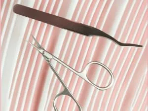 JAPONESQUE False Eyelash Applicator Kit Stainless Steel Scissors And Tweezer Applicator Duo - Two Piece Kit For Easy Natural Looking False Eyelashes Works On Strips and Lash Clusters - Quality Beauty Tools