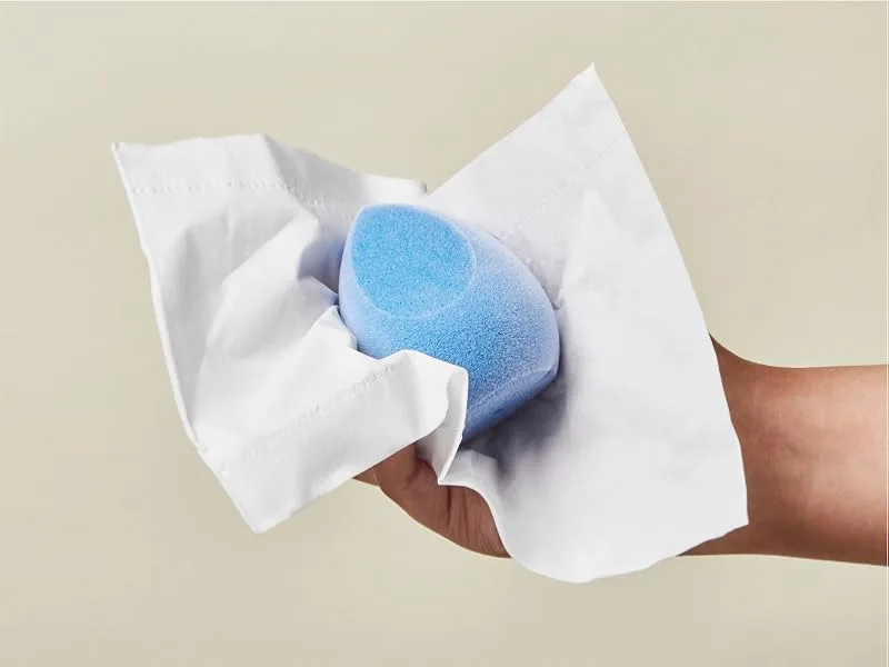 JUNO & Co. Microfiber Makeup Sponge Dual Layer Technology for Full Coverage Flawless Makeup Blender for Foundation Powder and Cream (Velvet Style and Blue Color) - STEP 2