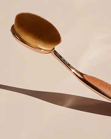 Artis Elite Linear 3 Makeup Brush | Perfect Precise Liner | Upper Lash Line or Lower Lashes | Ideal For Wider Line Pattern | Special Effects Makeup Smoke Handle Blonde Fibre - oval makeup brushes brush blend foundation application set paddle face cover smart blending body