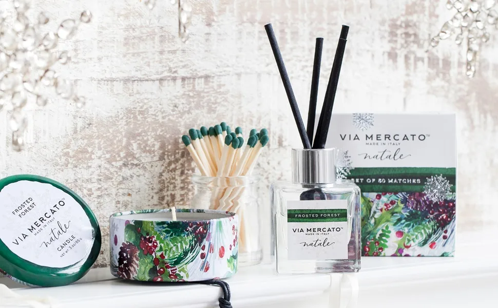 Primavera Spring Collection Petite Reed Diffuser Falling Snow 40 ML Reed Diffuser Falling Snow - Via Mercato Natale (Winter) Collection - Frosted Forest, Falling Snow, Winter Berry.