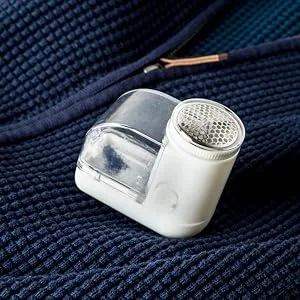 Honey-Can-Do LNT-02093 Electric Fabric Shaver with Brush White - image