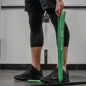3DActive Pull Up Assist Band - Resistance Band for Strength Training Powerlifting Body Stretching Crossfit. Free Exercise Guide. #1 Red- 10 to 35 Pounds (1/2 " *4.5mm) - Single Band - Durable natural rubber latex. Great quality and lasting performance.